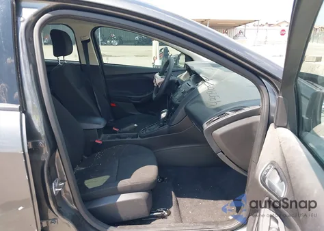 2016 Ford Focus Se z USA, uszkodzony, nr VIN 1FADP3F27GL378869